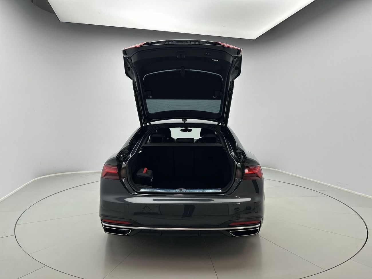 أودي A5 40 TFSI S-LINE SPORTBACK (Ref# 20945)