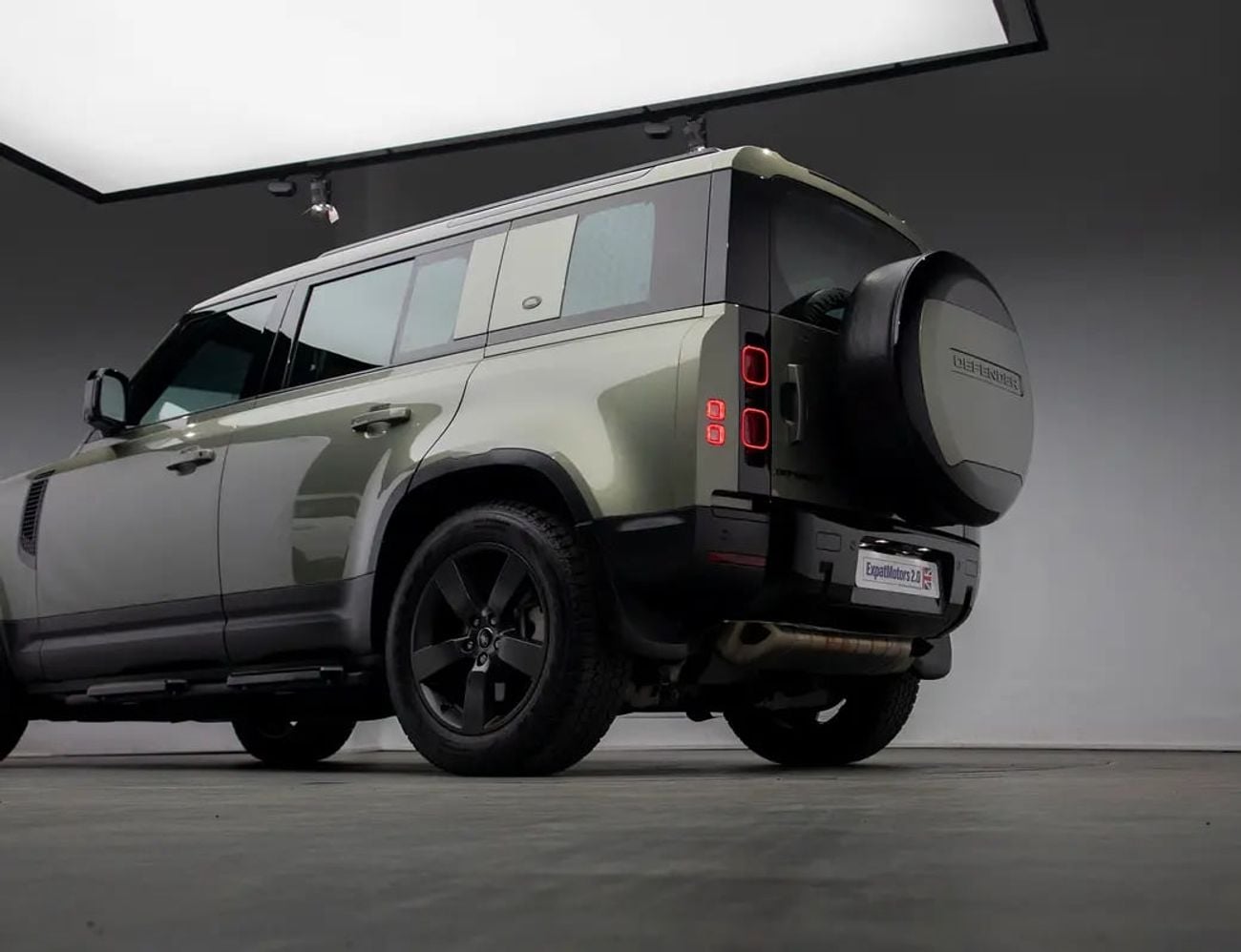 لاند روفر ديفندر Warranty until • FDSH • GCC Spec