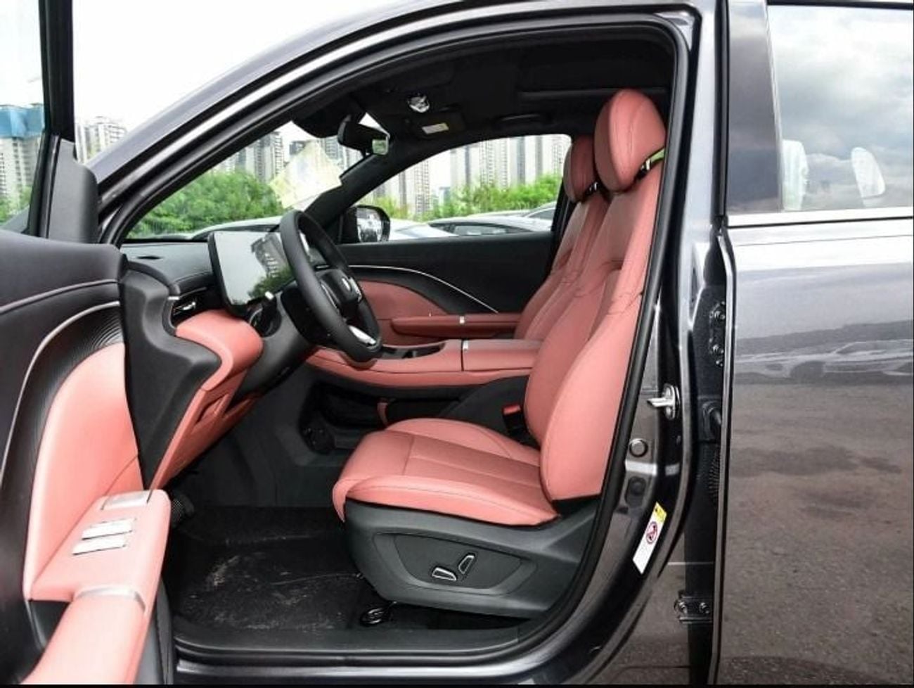 Changan CS55 Plus STANDARD 1.5L turbocharged engine (192 HP, 300 Nm torque) paired with a 7-speed wet dual-clutch transmiss