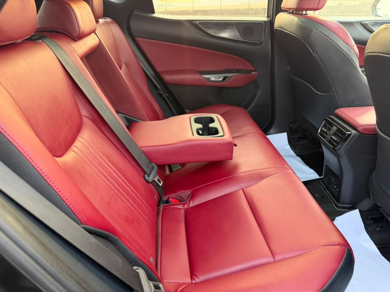 لكزس NX350h بلاتينيوم
