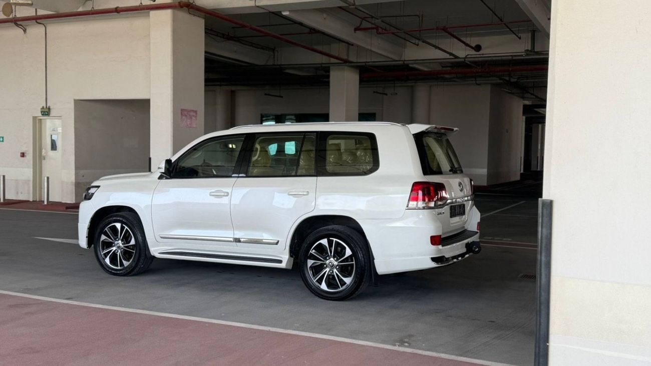 تويوتا لاند كروزر GXR DIESEL V8 LHD