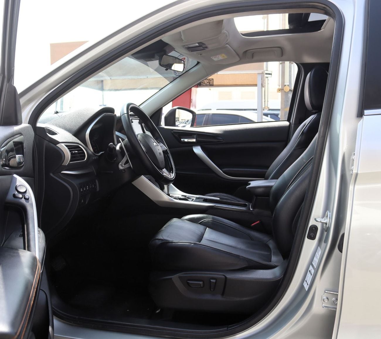 Mitsubishi Eclipse Cross GLS HIGH LINE ACCIDENTS FREE - GCC - FULL OPTION - PERFECT CONDITION INSIDE OUT