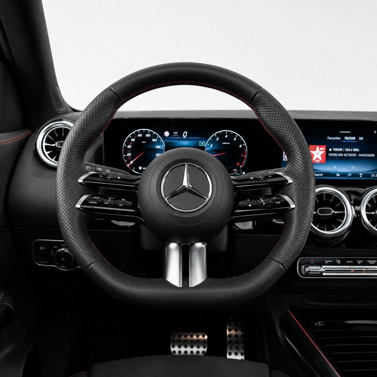 Mercedes Benz GLA 200 AMG PREMIUM AED 3,161 P.M • 0% Downpayment • Mercedes-Benz GLA 200 Premium • Agency Warranty