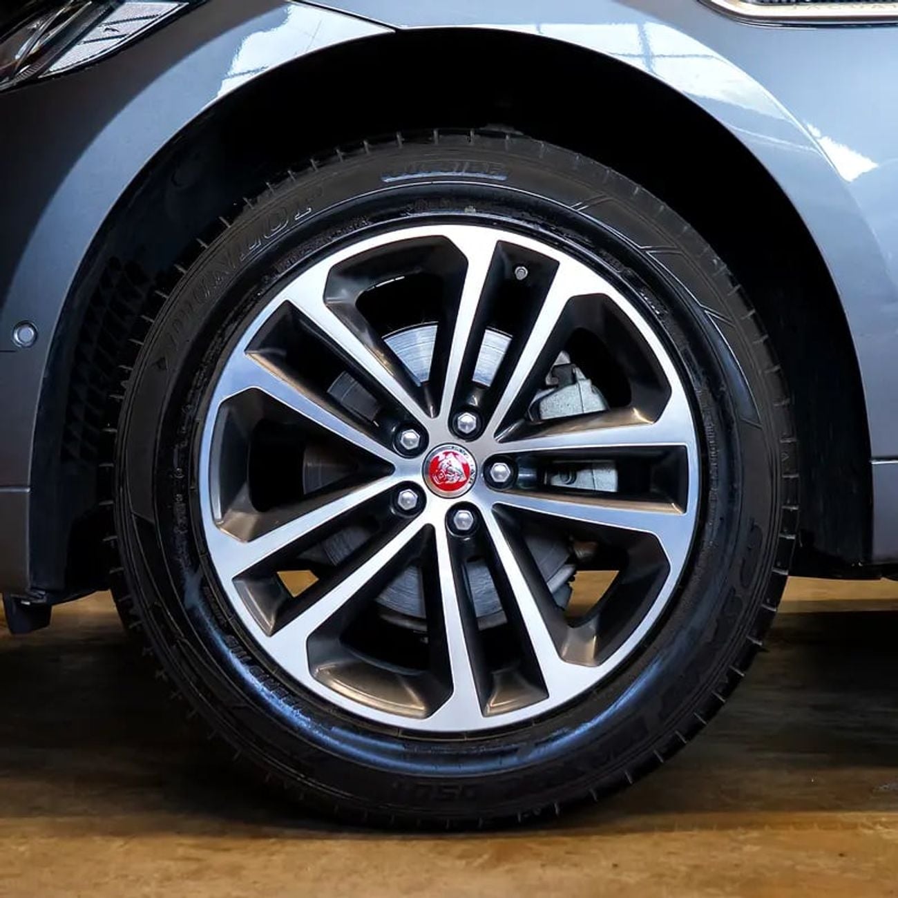 Jaguar F-PACE R-SPORT 1,436 p.m • 0% Downpayment • R-Sport • 1 Year Warranty