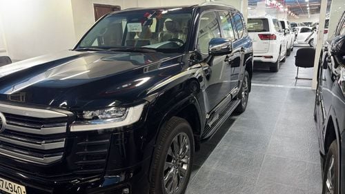 Toyota Land Cruiser VX Twin turbo hybrid