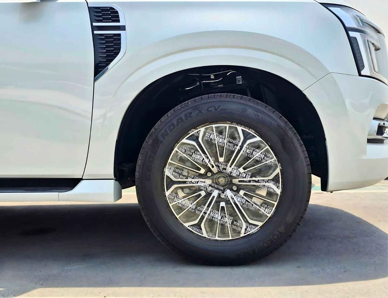 Nissan Patrol LE PLATINUM TURBO DUAL TONE || 3.5 V6 PETROL / FULL OPTION WITH RR ENTERTAINMENT SCREEN