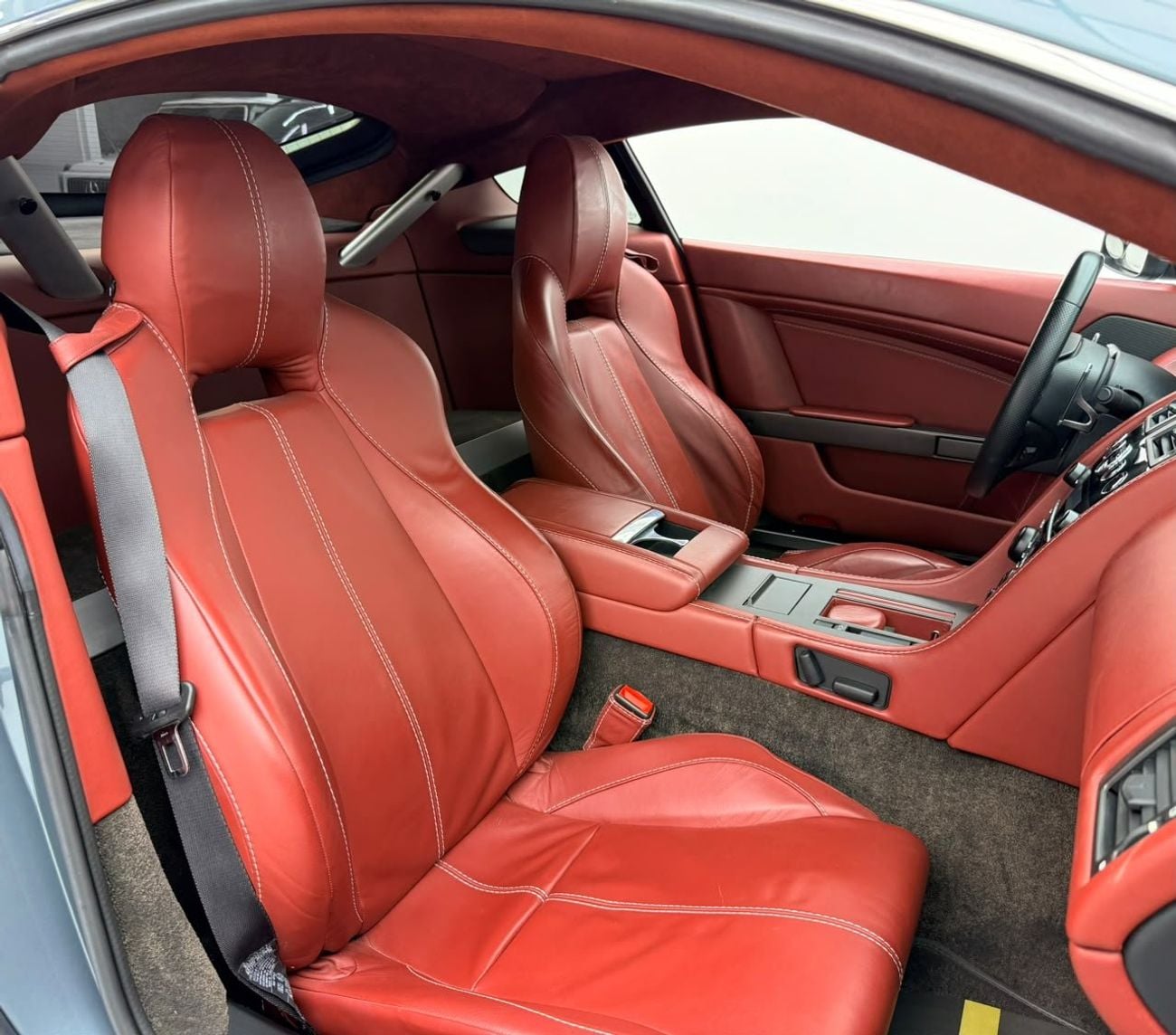 Aston Martin Vantage S 2015 Aston Martin Vantage V8, Full Aston Martin Service History, Excellent Condition, GCC