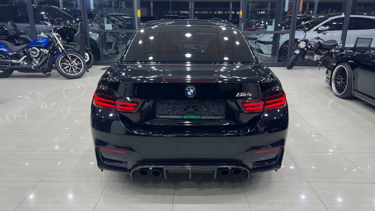 BMW M4 STANDARD