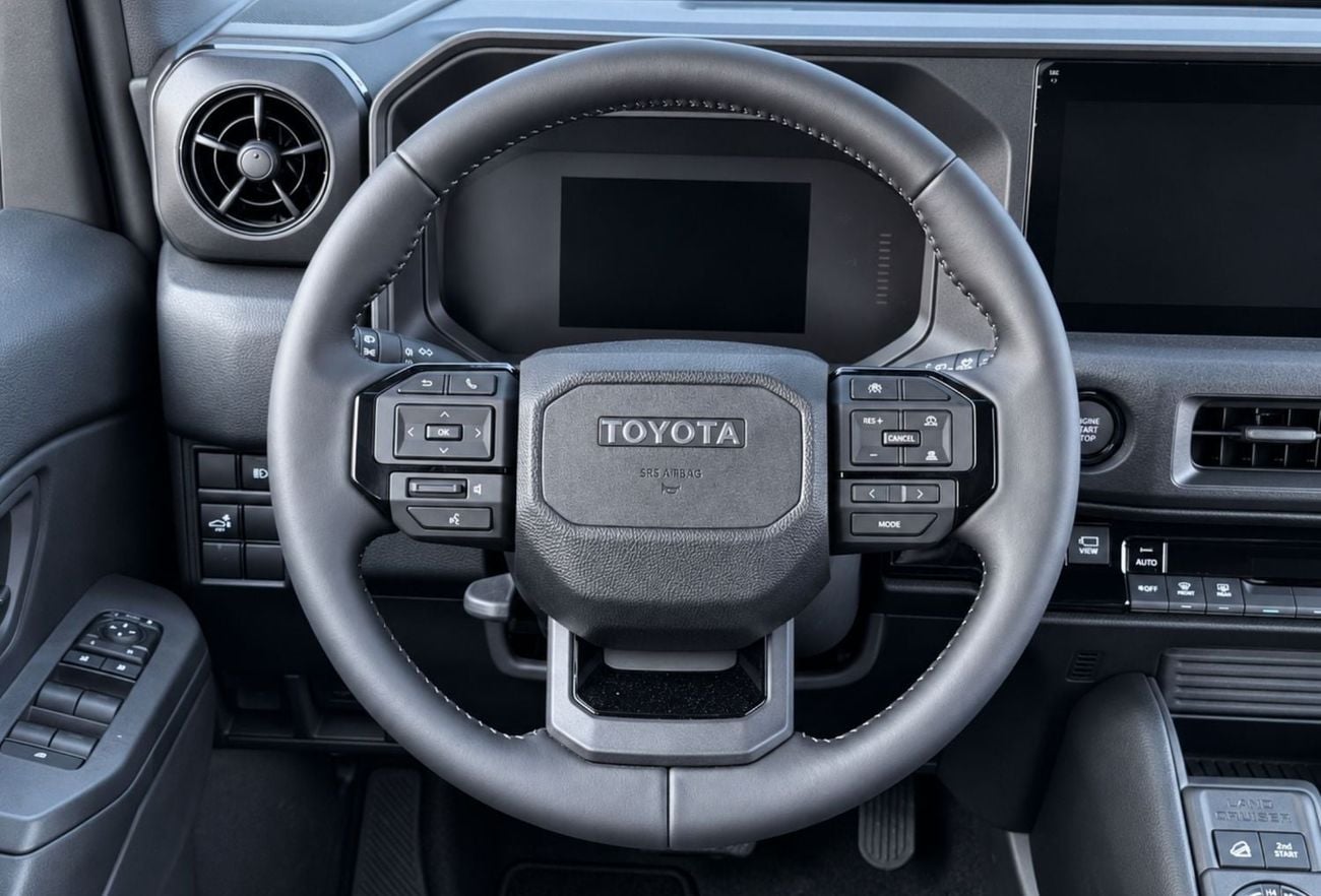 Toyota FJ Cruiser GXR 2.7 GCC AWD