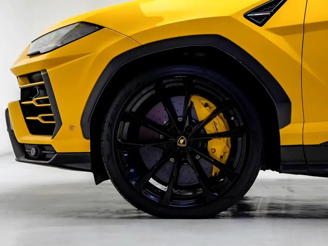 Lamborghini Urus STANDARD GCC Spec | Low Mileage