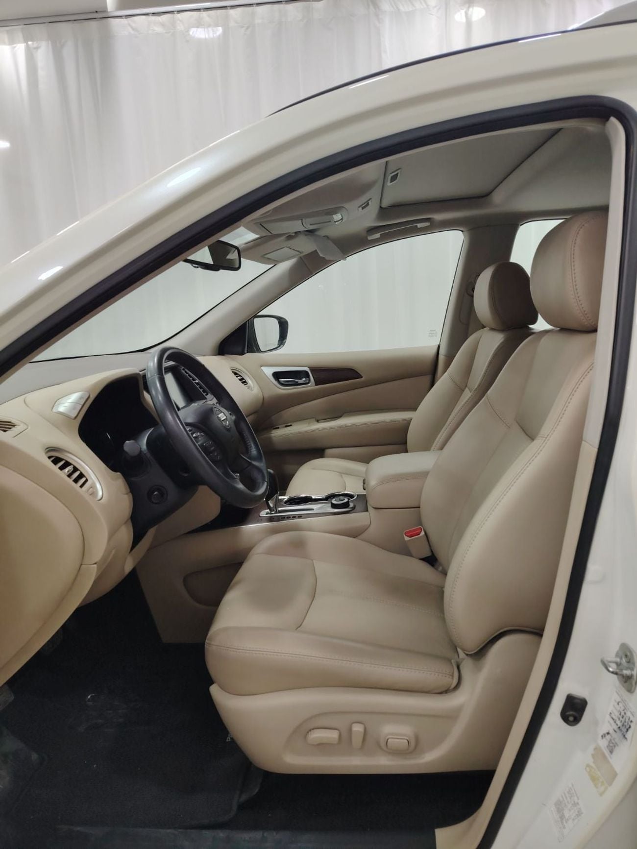 Nissan Pathfinder SV Nissan pathfinder SV 2018 GCC