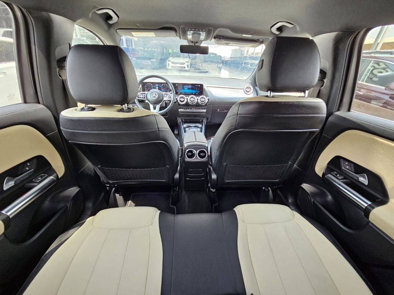 Mercedes Benz GLA250 STANDARD