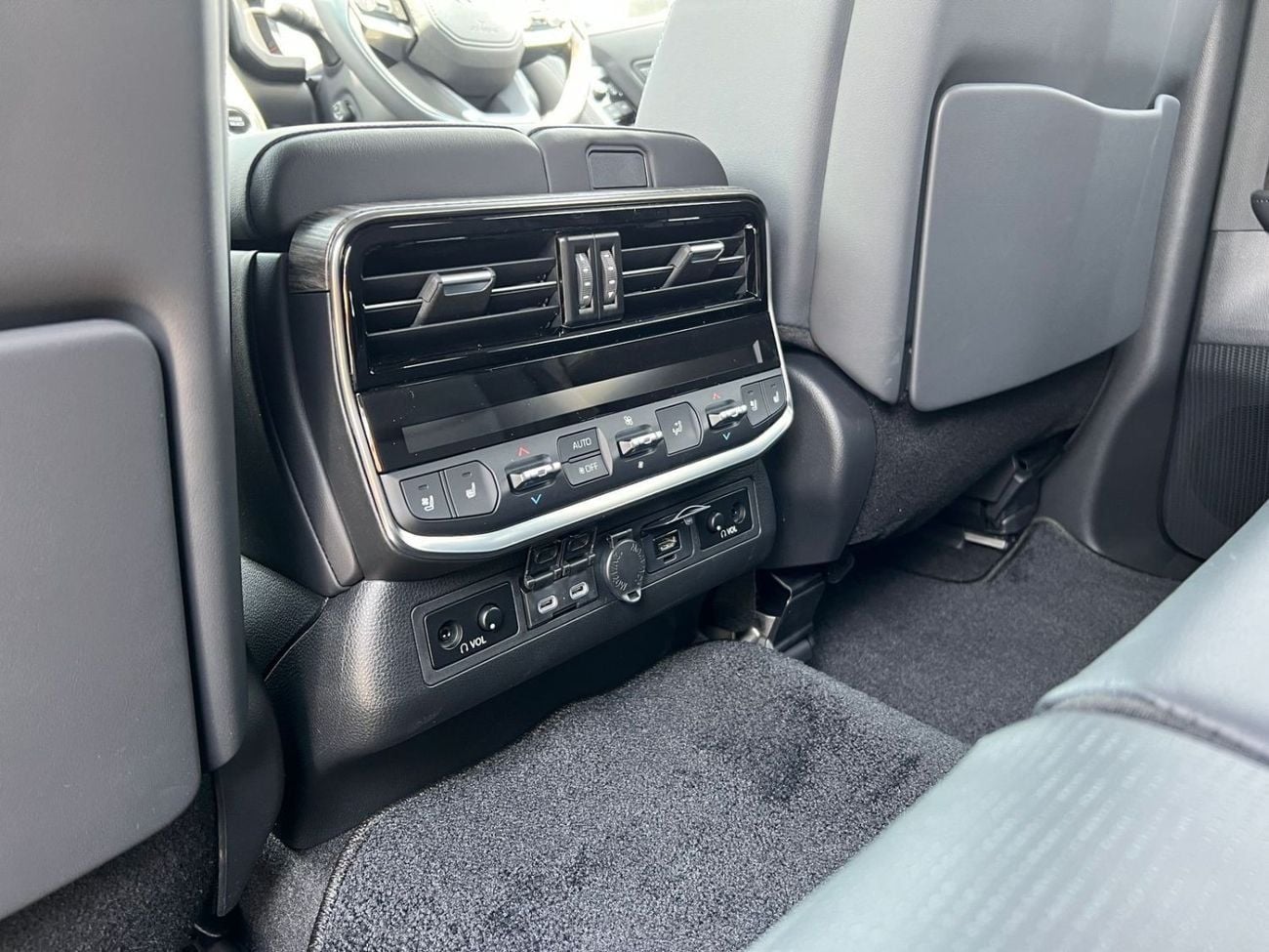 Toyota Land Cruiser VXR Right Hand Drive Toyota LC300 Diesel 3.3L | RHD