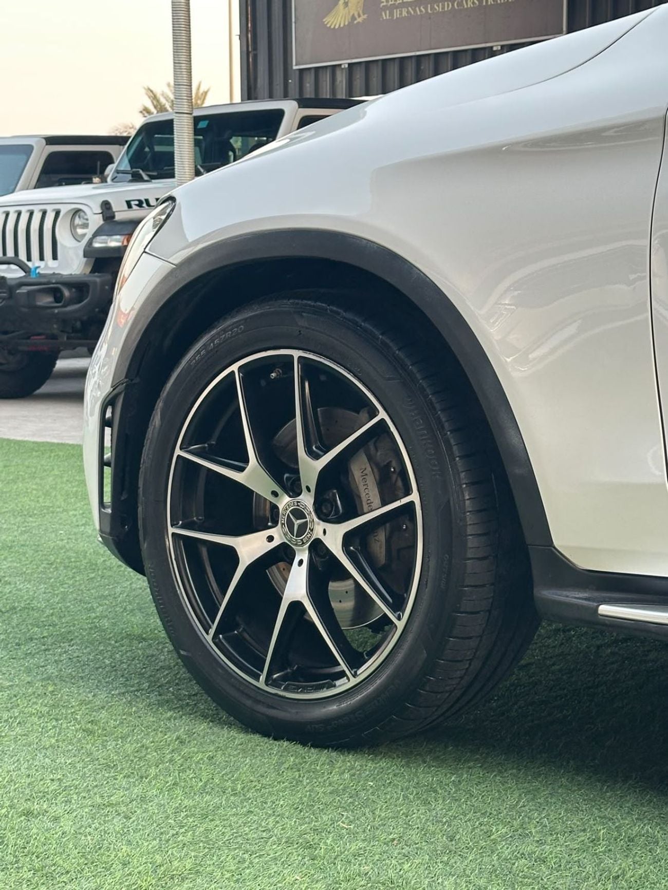 Mercedes Benz GLC200 STANDARD