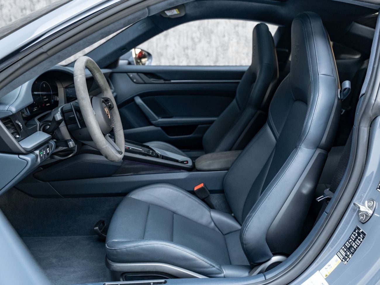 Porsche 911 CARRERA
