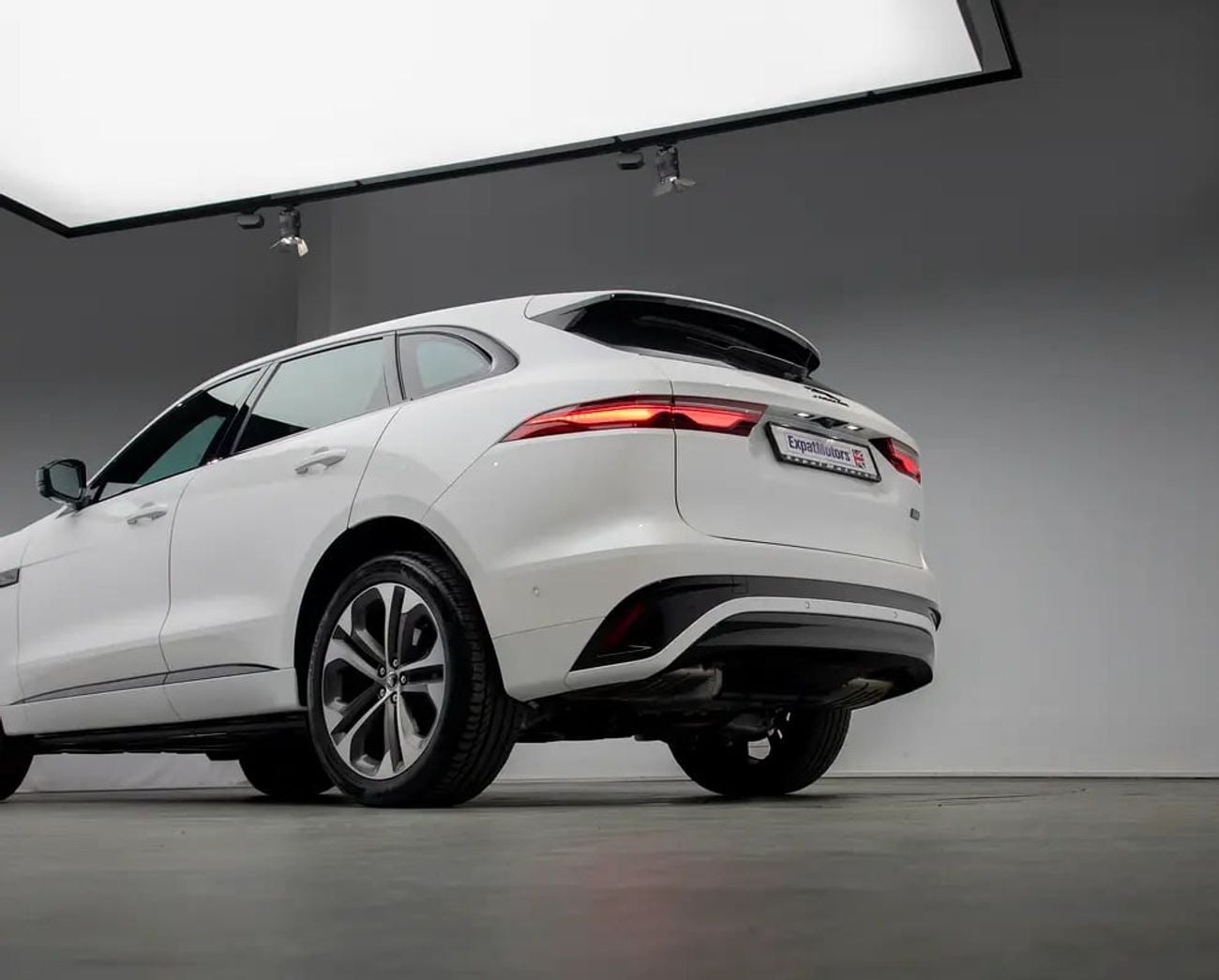 Jaguar F-PACE 90TH ANNIVERSARY EDITION P250 90th Anniversary Edition • Warranty + Service Package • FDSH • GCC