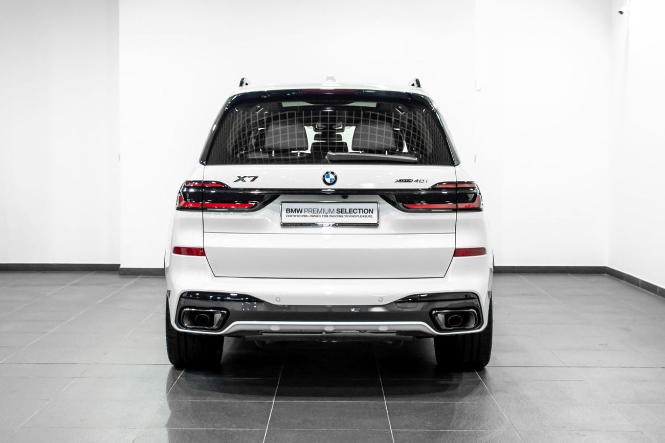 بي أم دبليو X7 XDRIVE40i لوكس M SPORT PACKAGE سيارة X7 xDrive40i الفاخرة مع باقة M الرياضية، 7 مقاعد