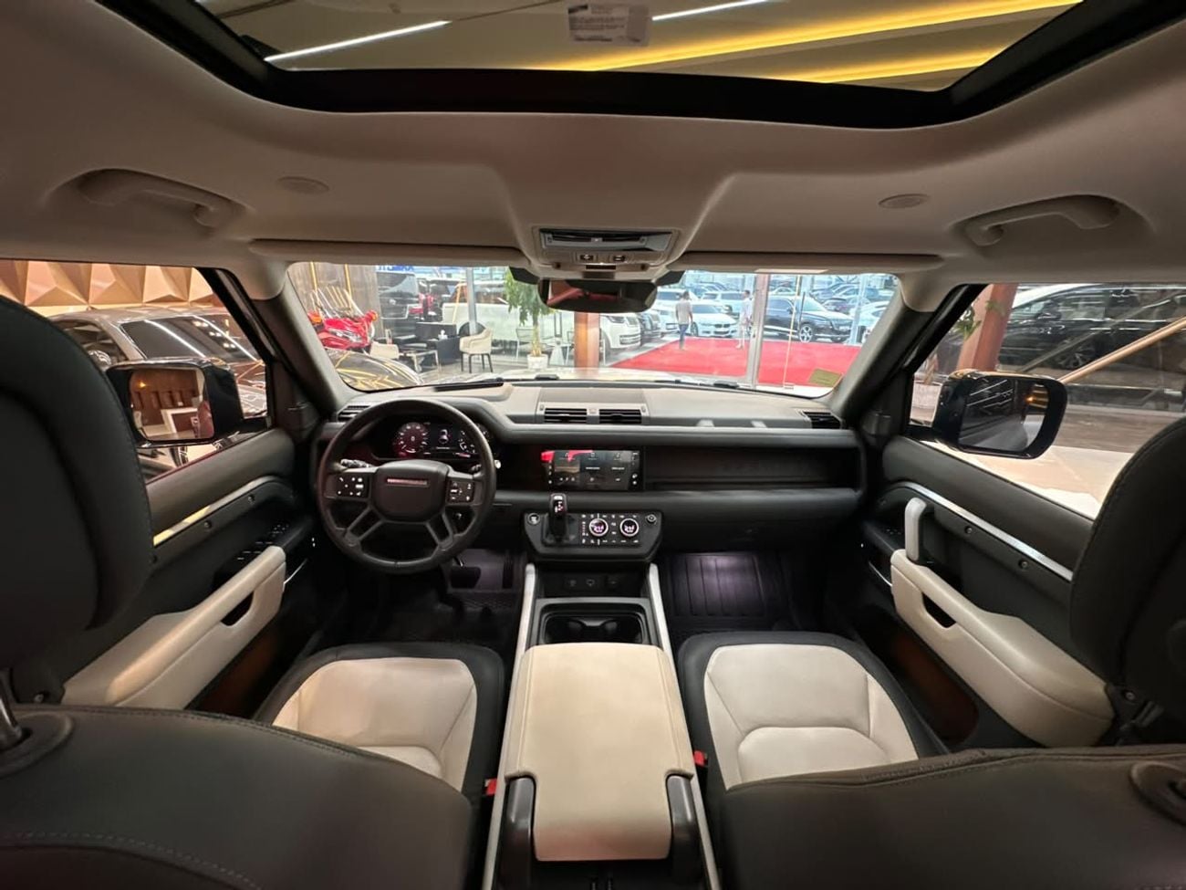لاند روفر ديفندر P400 SE X Dynamics