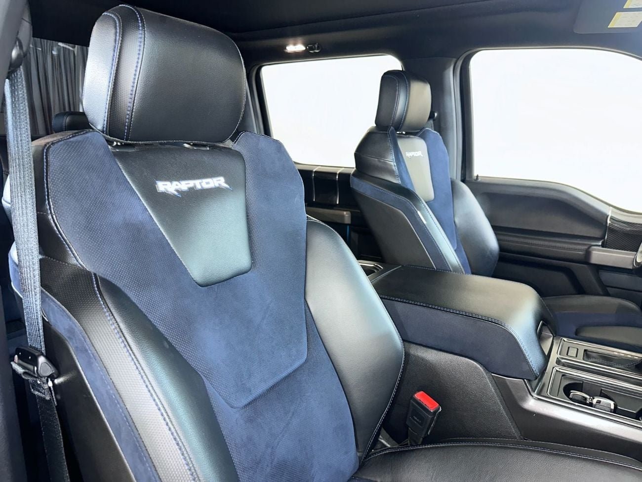 Ford F-150 RAPTOR CREW CAB LUX RP1620 /AL TAYER MOTORS/AL QOUZ SHOWROOM