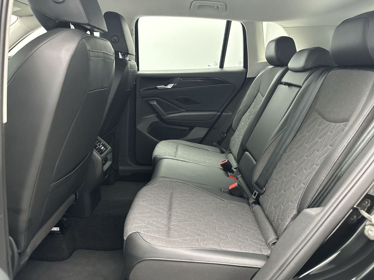 Volkswagen Tiguan LIFE Tiguan Life with Rear View Camera 1.4L | All-New Generation Design | VW Certified | Apple CarPlay