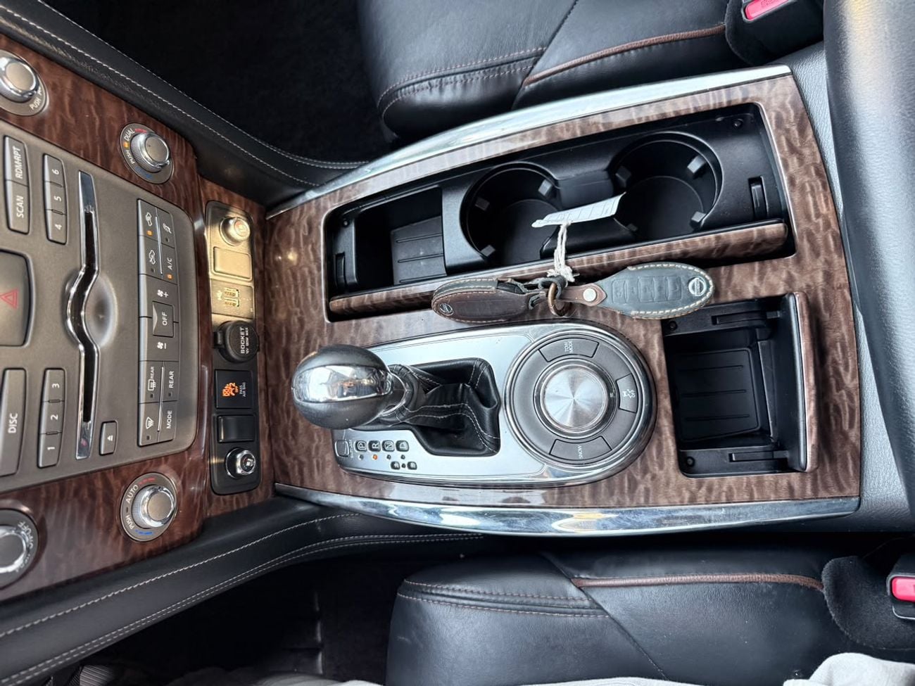 Nissan Armada SL Platinum 5.6L full option 2020