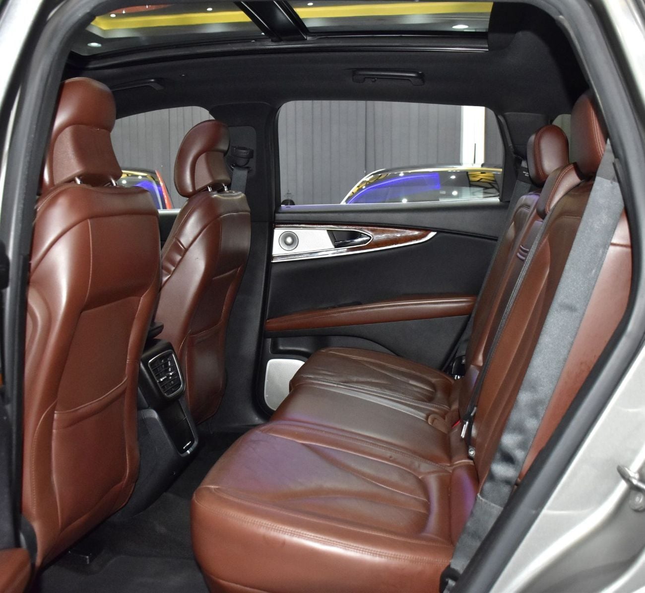Lincoln MKX RESERVE EXCELLENT DEAL for our Lincoln MKX 2.7 ECOBoost AWD ( 2016 Model ) in Beige Color GCC Specs