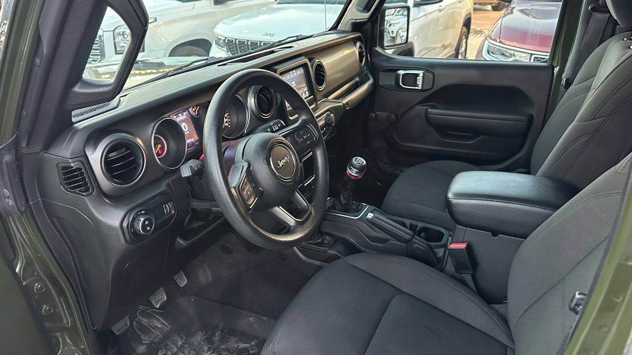 جيب جلادياتور Manual transmission | USA Specs