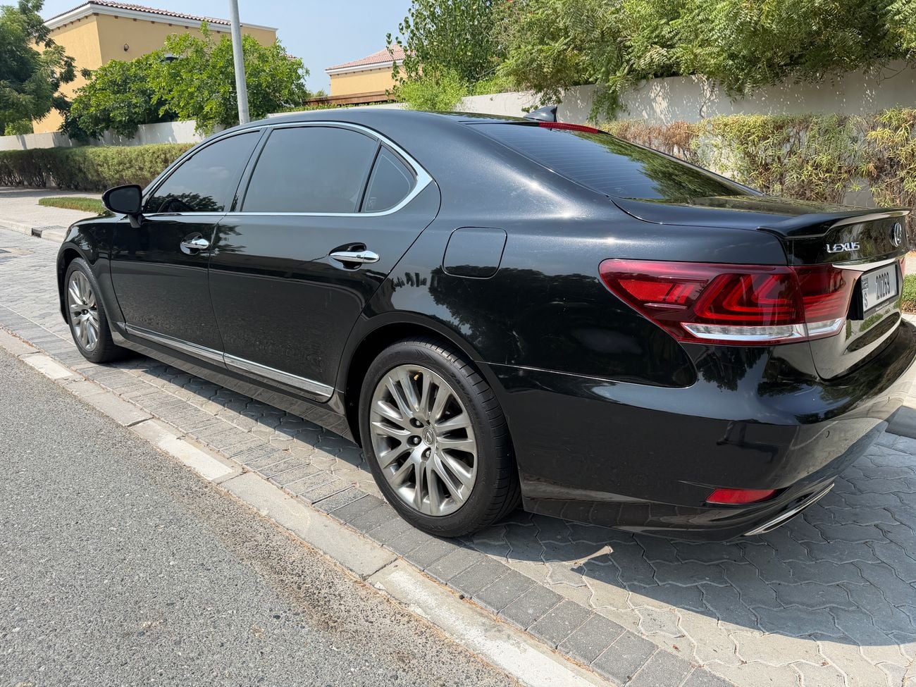 Lexus LS460 PLATINUM LWB 4ST