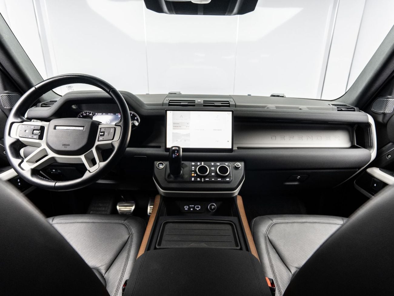 Land Rover Defender 110 SE P400 BUY NOW, PAY 2027 | THE BLACKLINE STANDARD | 2028 Al Tayer Warranty + S