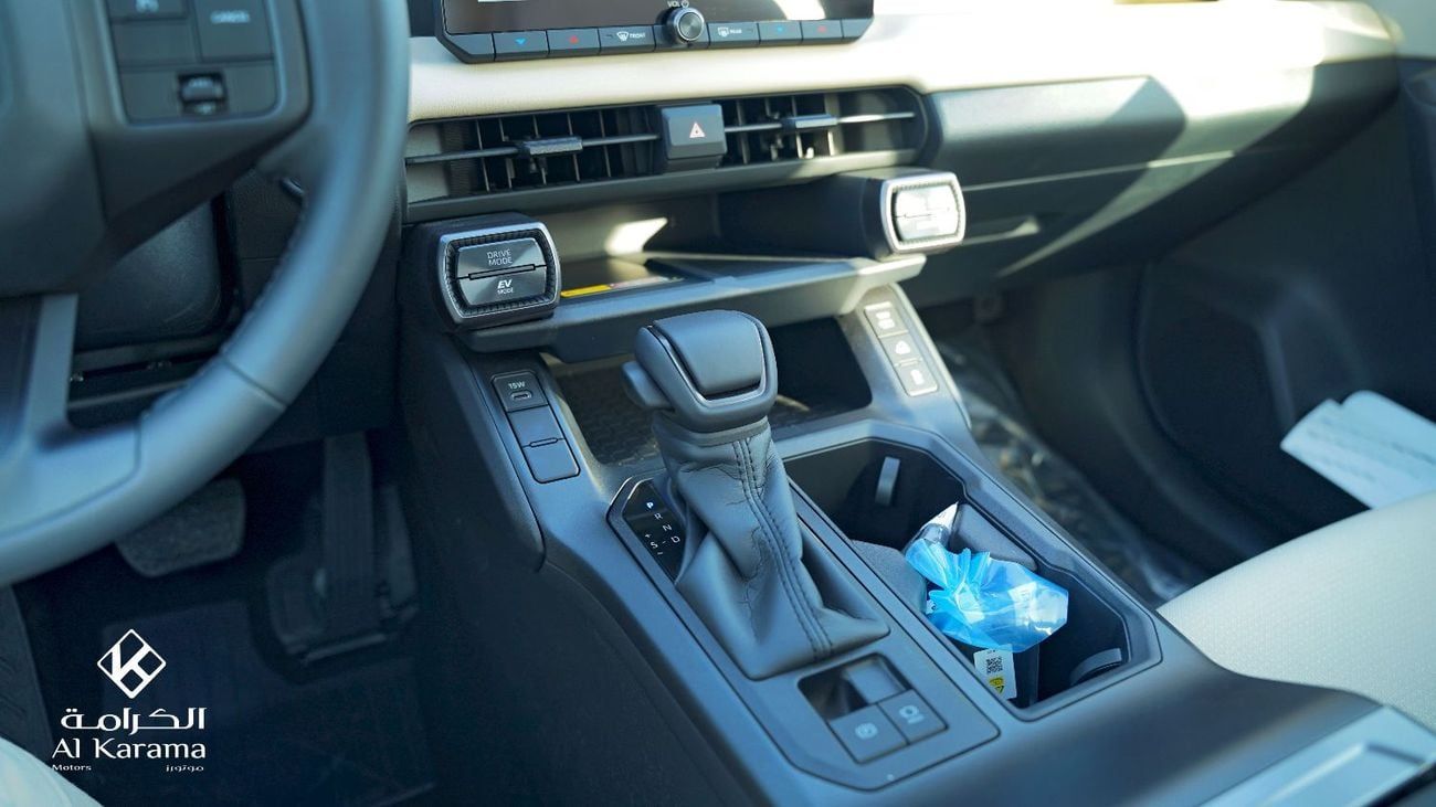 تويوتا راف ٤ XLE HEV 2.5L Hybrid - All Wheel Drive - Dual LCD Screen - Rear Camera - Sunroof - GCC Specs