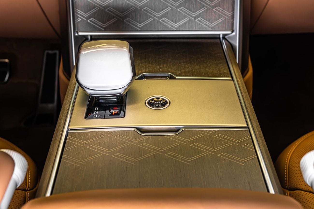 Land Rover Range Rover SV SWB P615 Tourmaline Brown | Tan Interior | 4.4L Twin-Turbo V8 | GCC Specs | Warranty