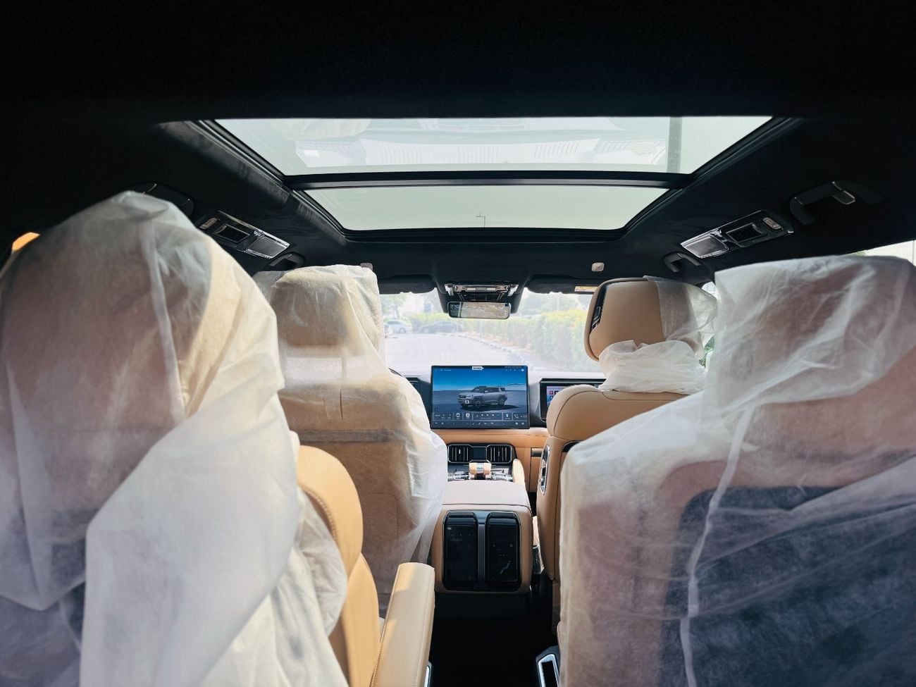 بي واي دي ليوبارد 8 DELUX (6 Seats)