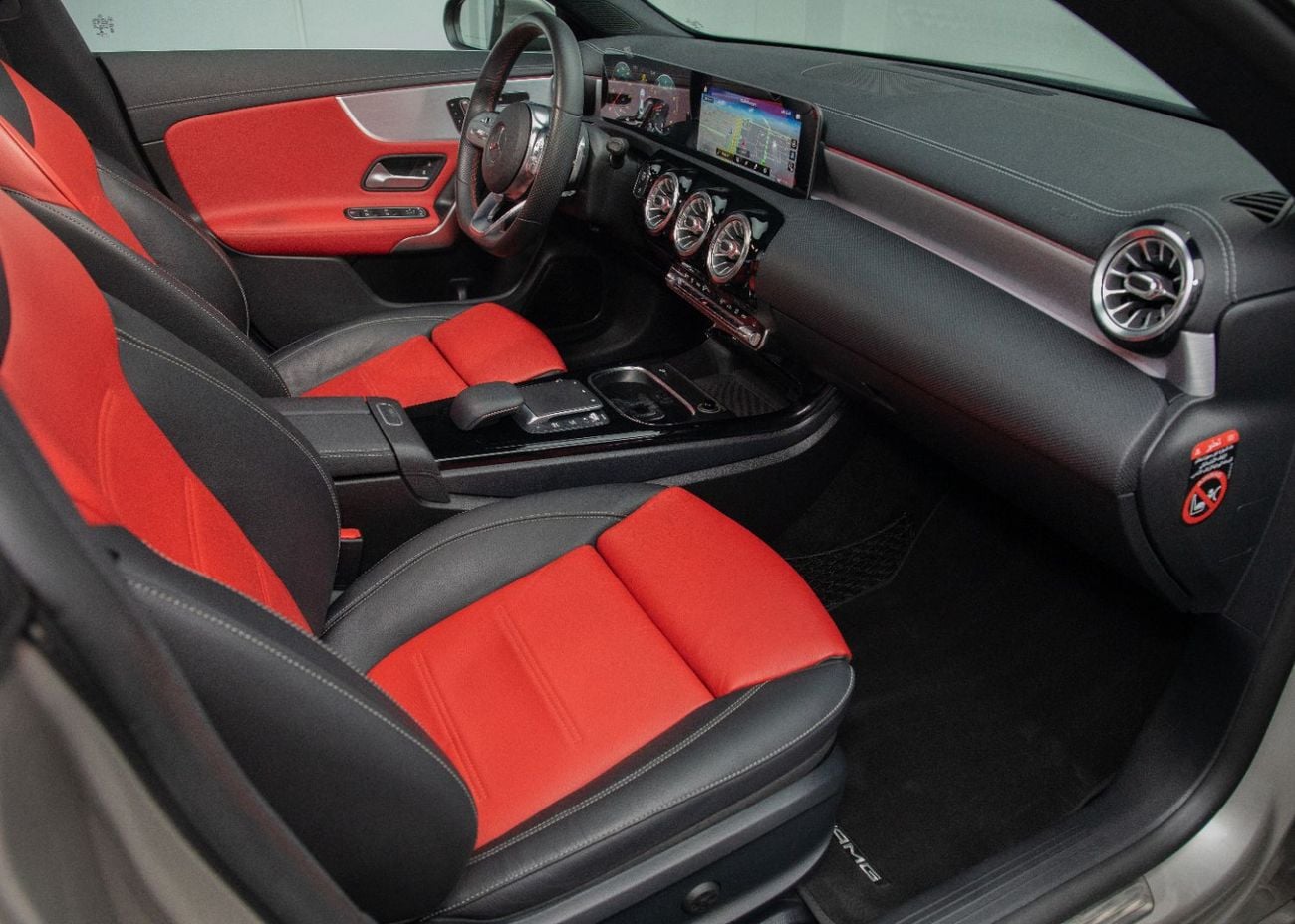 Mercedes Benz CLA250 STANDARD