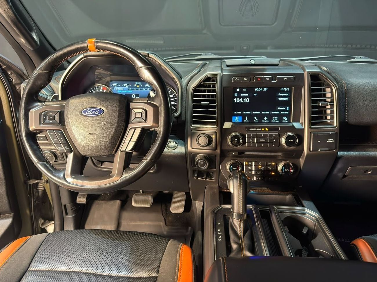 فورد F 150 رابتور سوبر كاب مواصفات دول مجلس التعاون الخليجي | محرك EcoBoost سعة 3.5 لتر V6