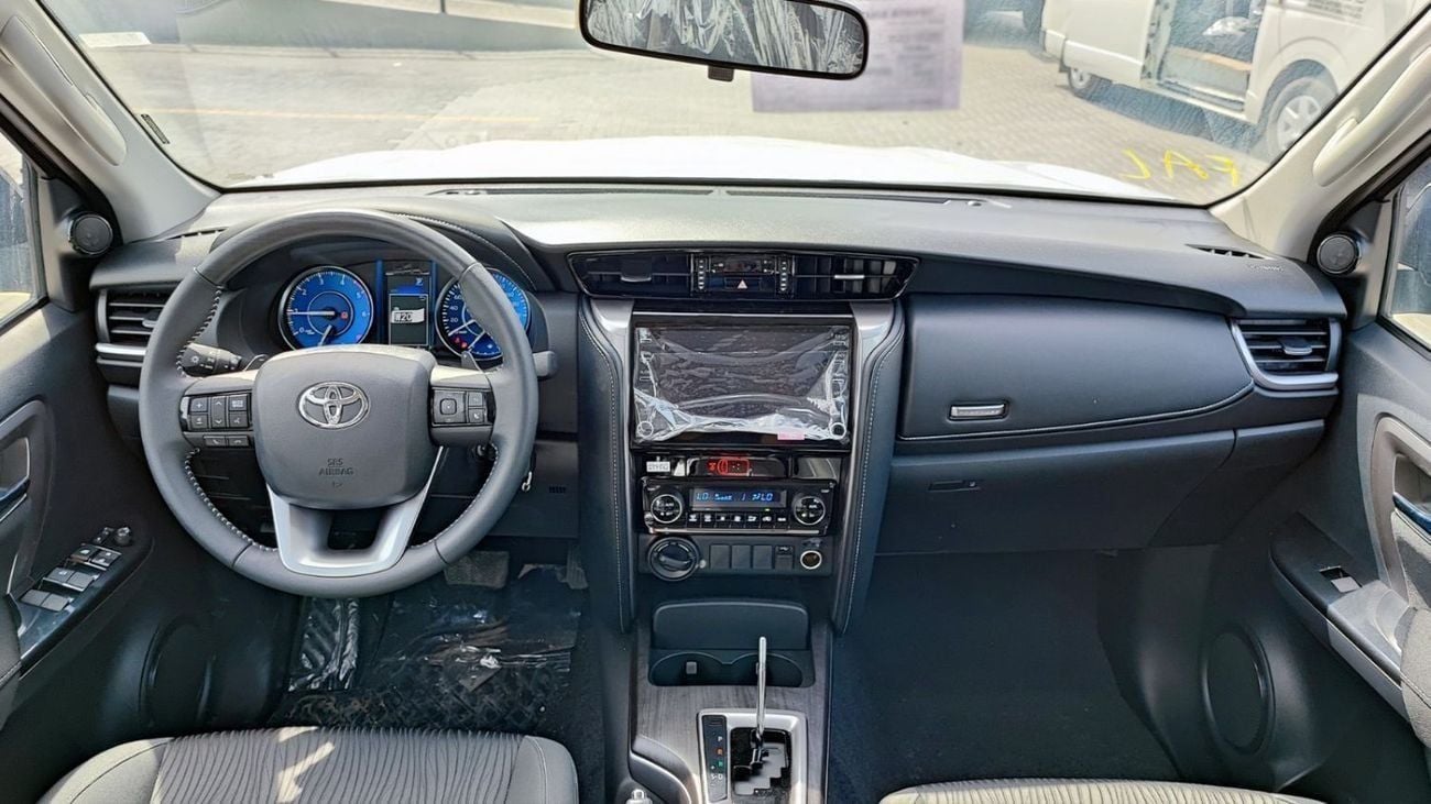 Toyota Fortuner EXR Toyota Fortuner / 2.7L V4 Petrol / Climate Control / Only for Africa Special Price