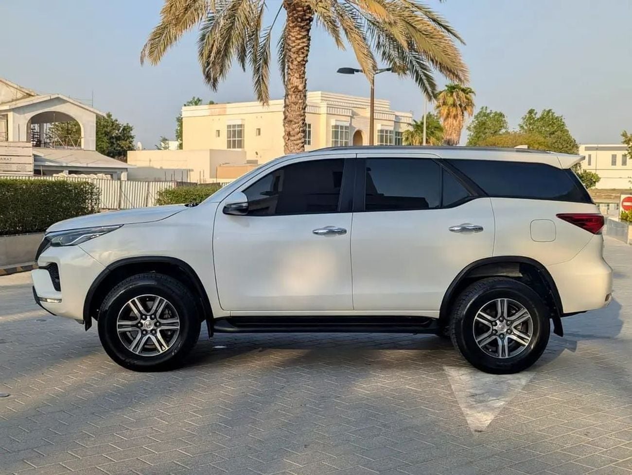 Toyota Fortuner GXR V6 4.0L | 89,185 KM | GCC Specs | Excellent Condition