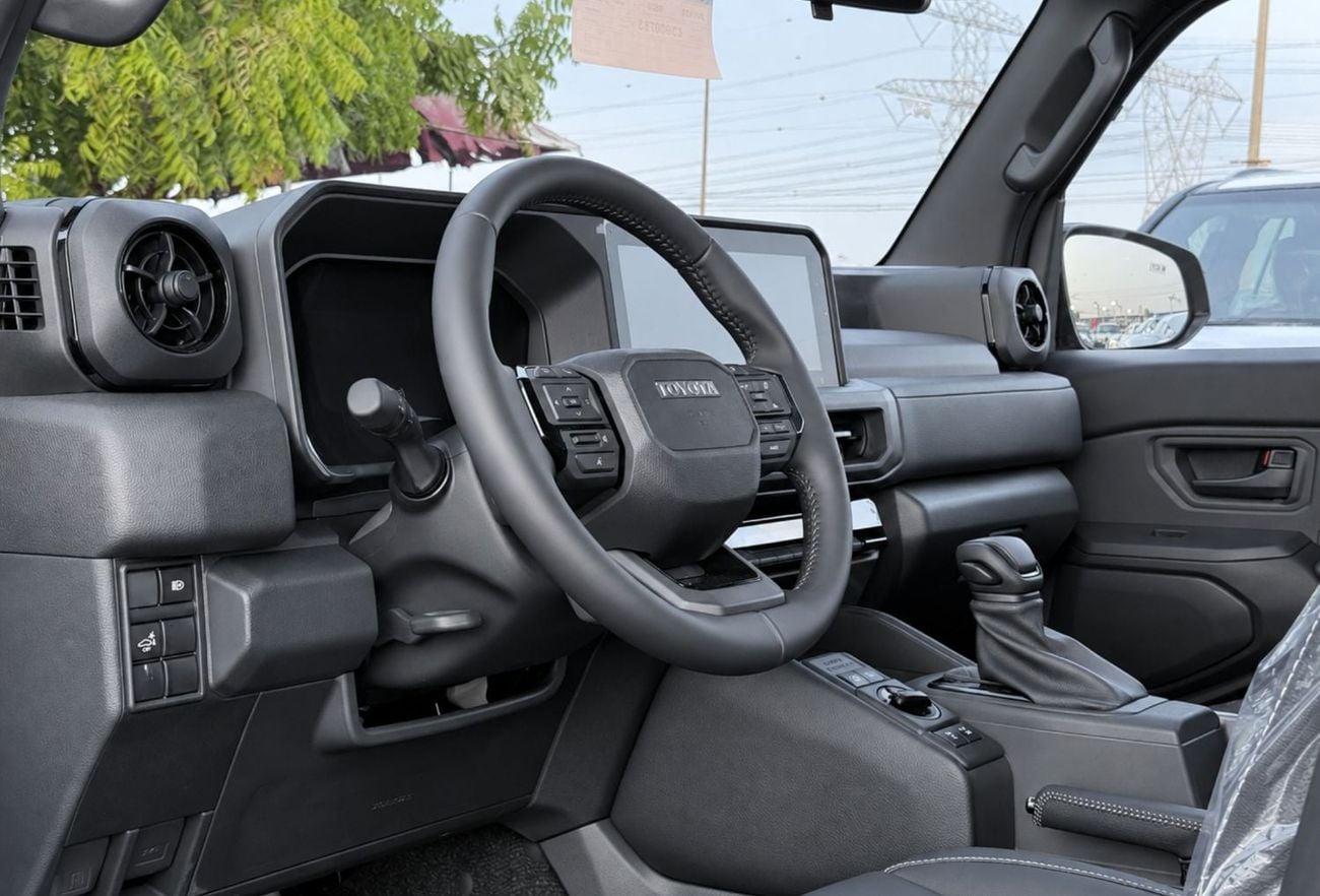 Toyota FJ Cruiser GXR 2.7 GCC AWD