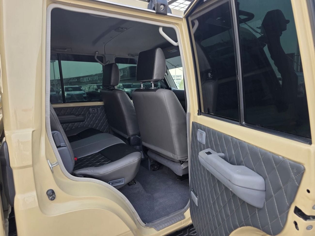 تويوتا لاند كروزر بيك آب LAND CRUISER PICKUP, FACE LIFTED TO 2024 MODEL DIESEL V8 RHD