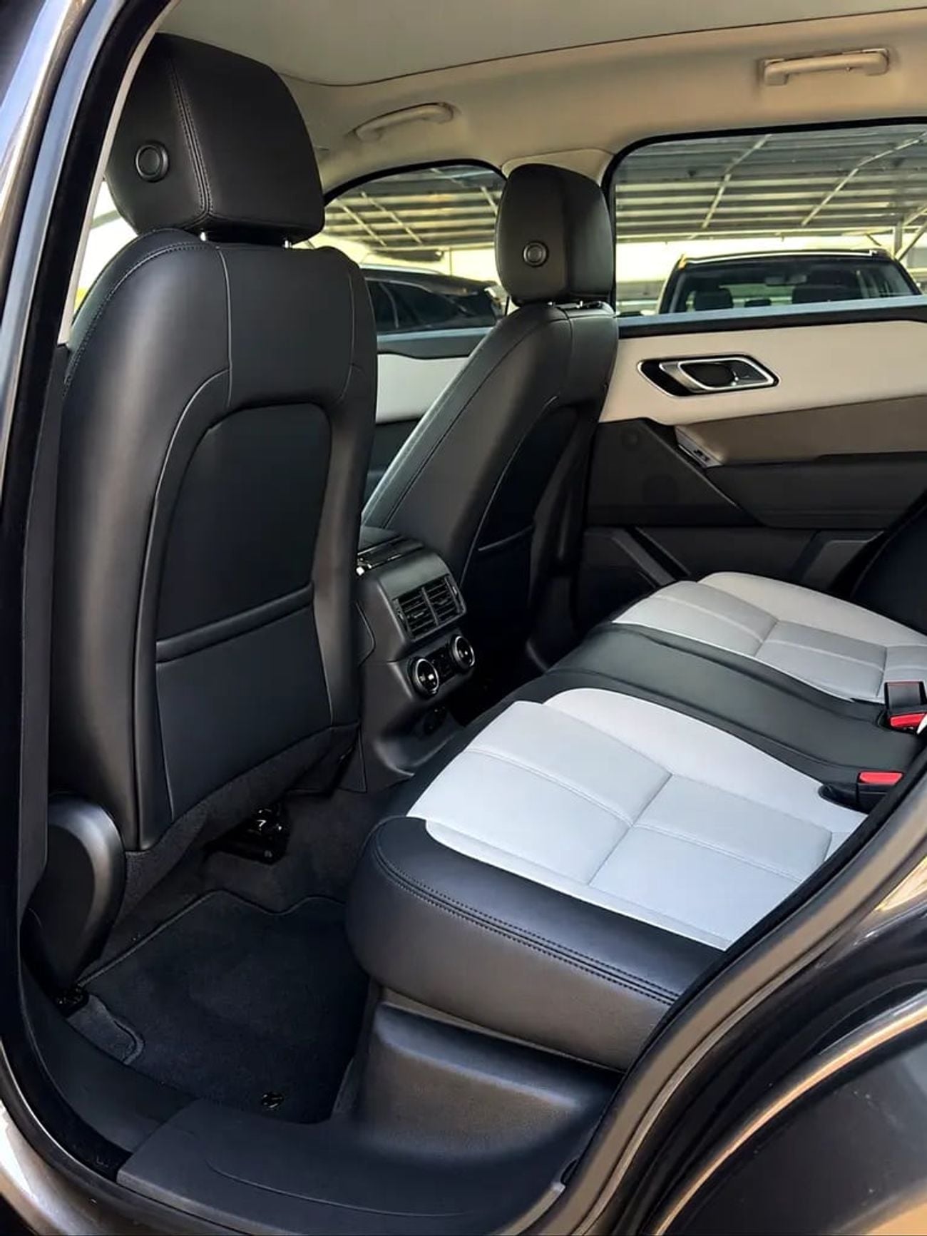 Land Rover Range Rover Velar DYNAMIC SE | GCC Specs | Excellent Condition