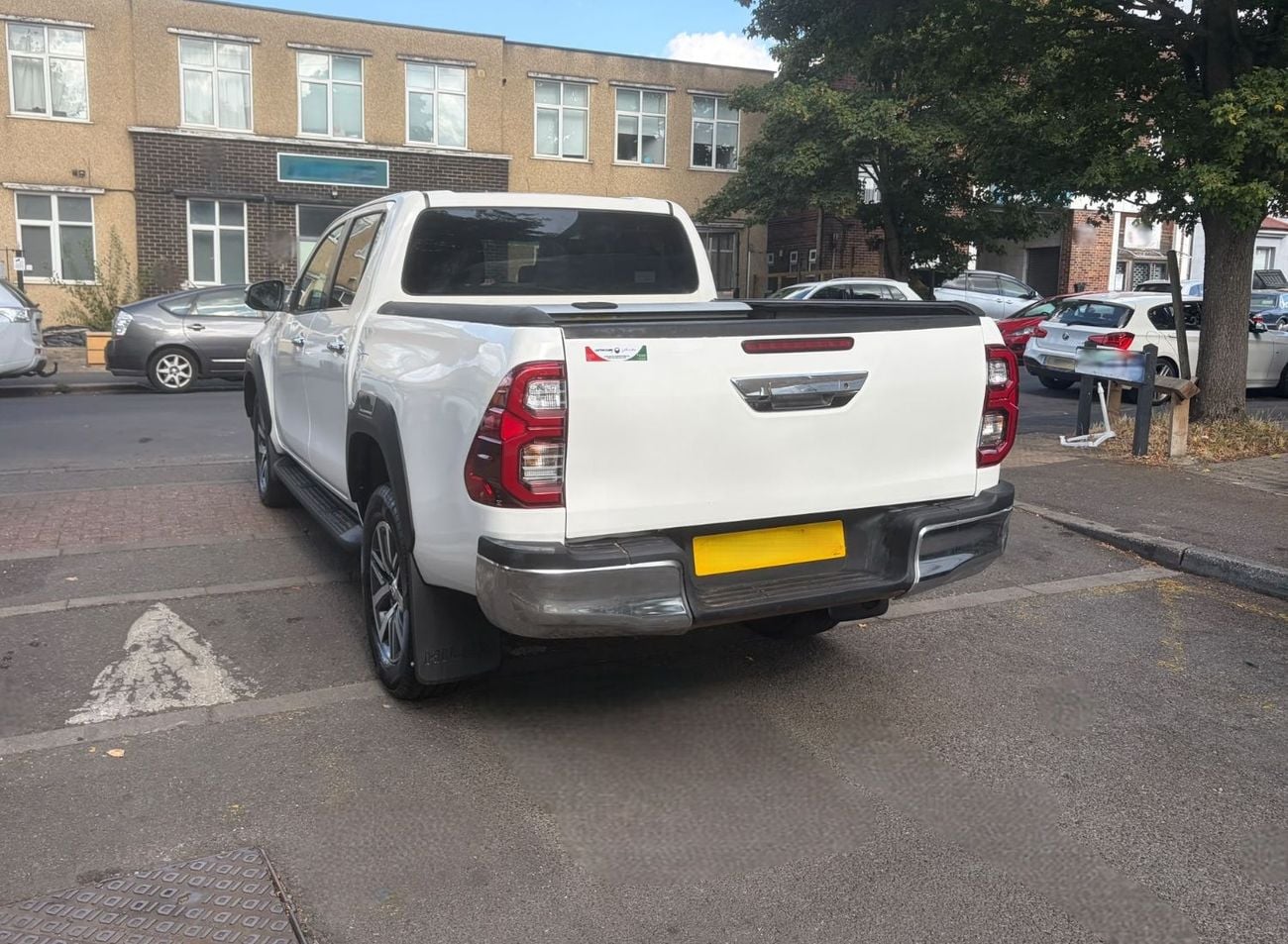 تويوتا هيلوكس . UK STOCK | 4WD | 2.4 Diesel Engine | AT | DOUBLE CABIN | INVINCIBLE