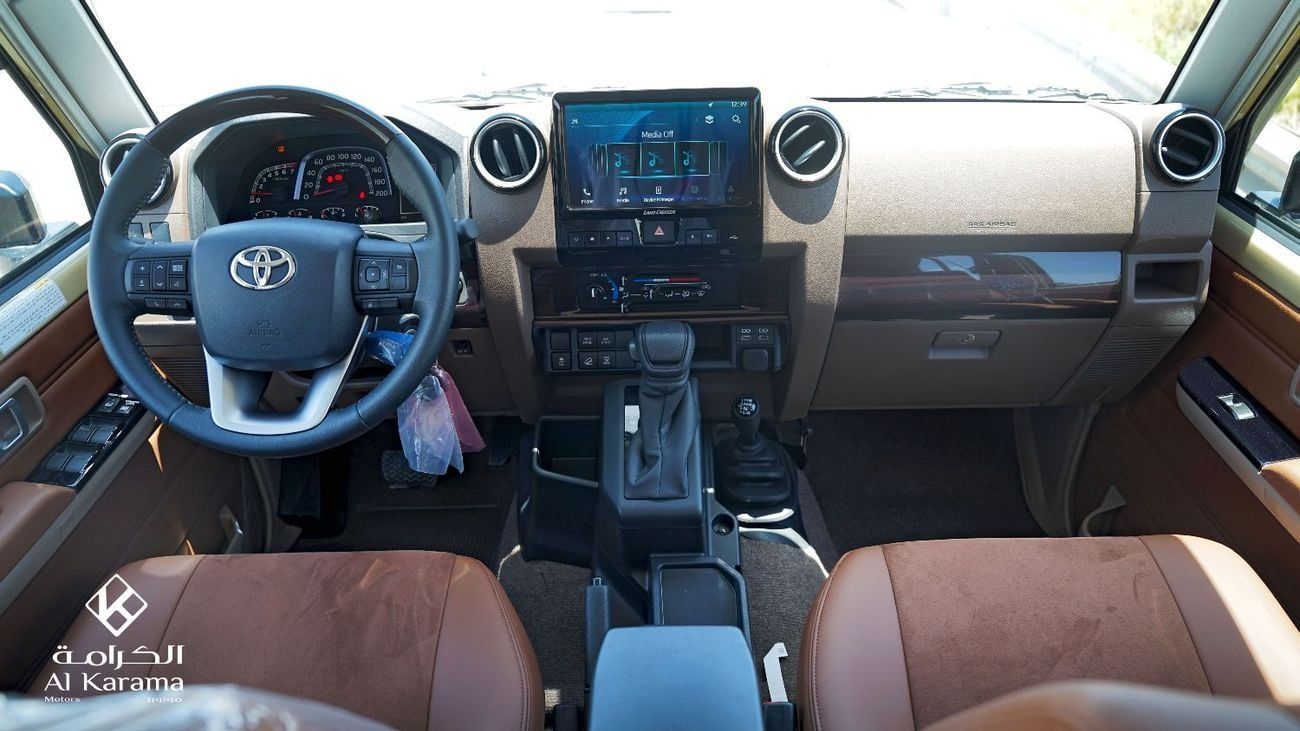 تويوتا لاند كروزر 70 LC76 LX أوتوماتيكي | شاشة لمس معلوماتية وترفيهية مع نظام Apple CarPlay - قفل تفاضلي