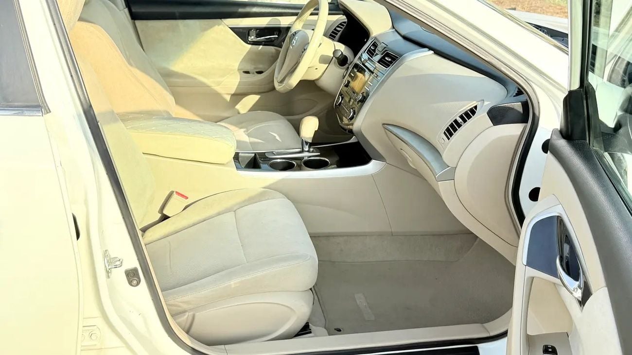Nissan Altima SV GCC Specs - Excellent Condition