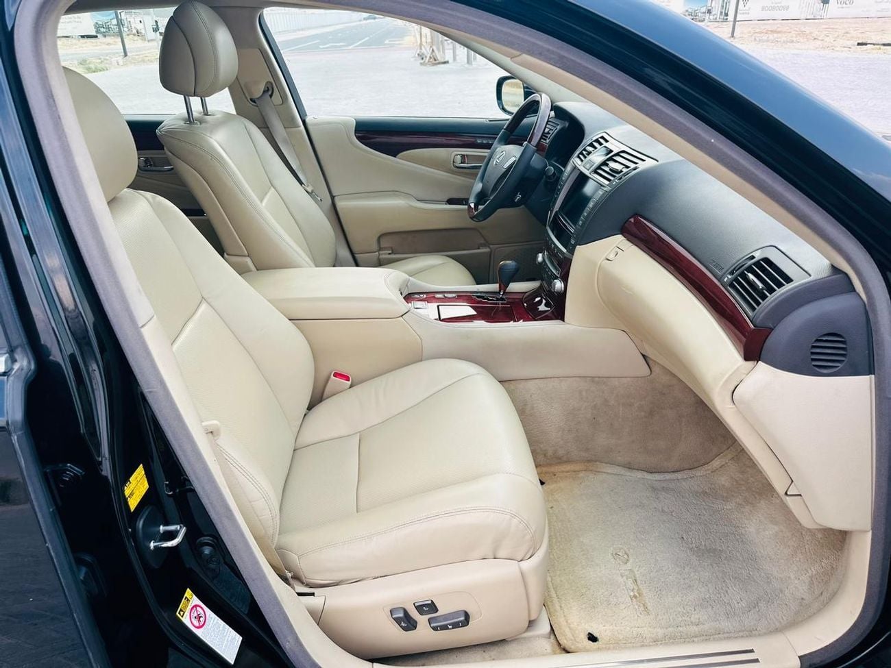 لكزس LS 460 بريمير SWB