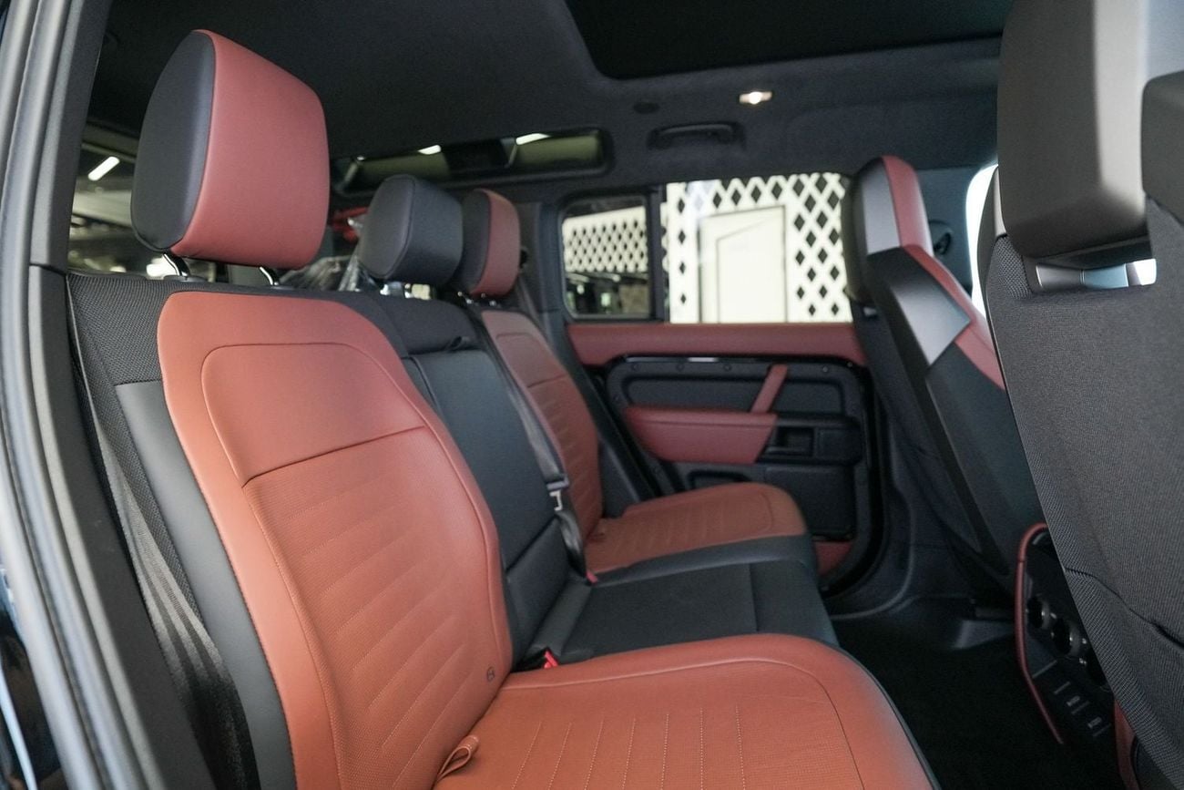 Land Rover Defender 110 OCTA P635 Black Edition