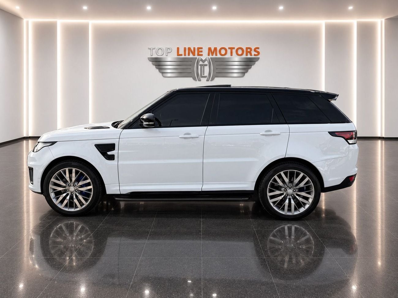 Land Rover Range Rover Sport SVR 2016 Land Rover Range Rover Sport SVR 5.0L V8 Supercharged GCC ,Original Paint, Accident Free