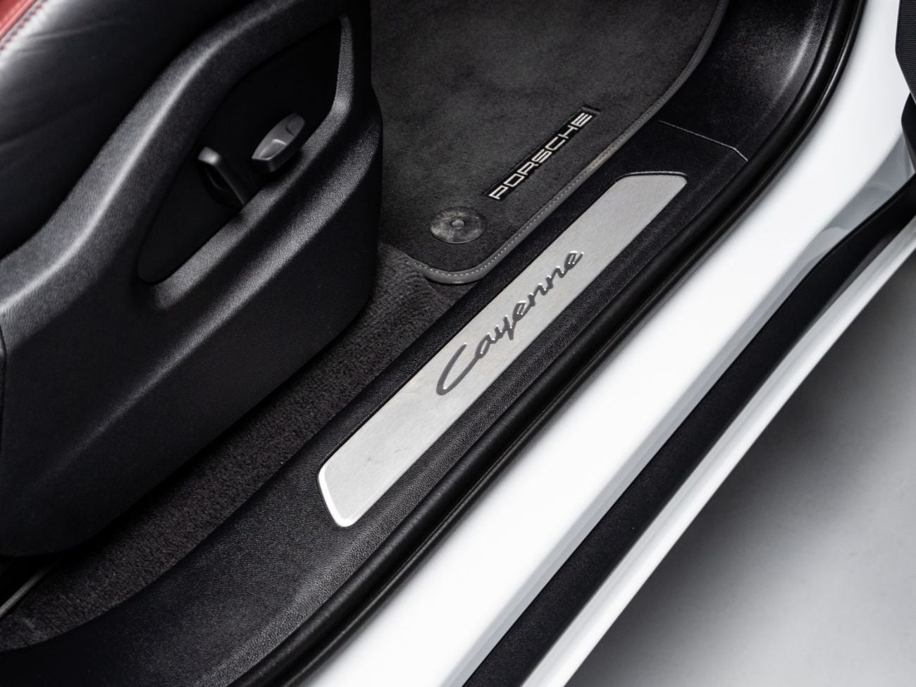 Porsche Cayenne STANDARD STD BUY NOW, PAY 2027 | THE BLACKLINE STANDARD | August 2027 Porsche Warranty, GCC, Low KM's