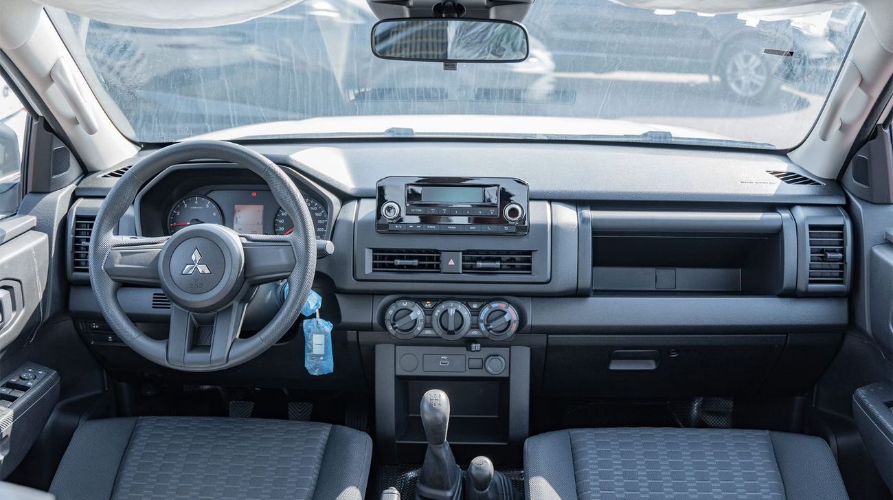 Mitsubishi L200 GL 2026 Mitsubishi L200 GL 2.4L 4WD DC MT Petrol (White)