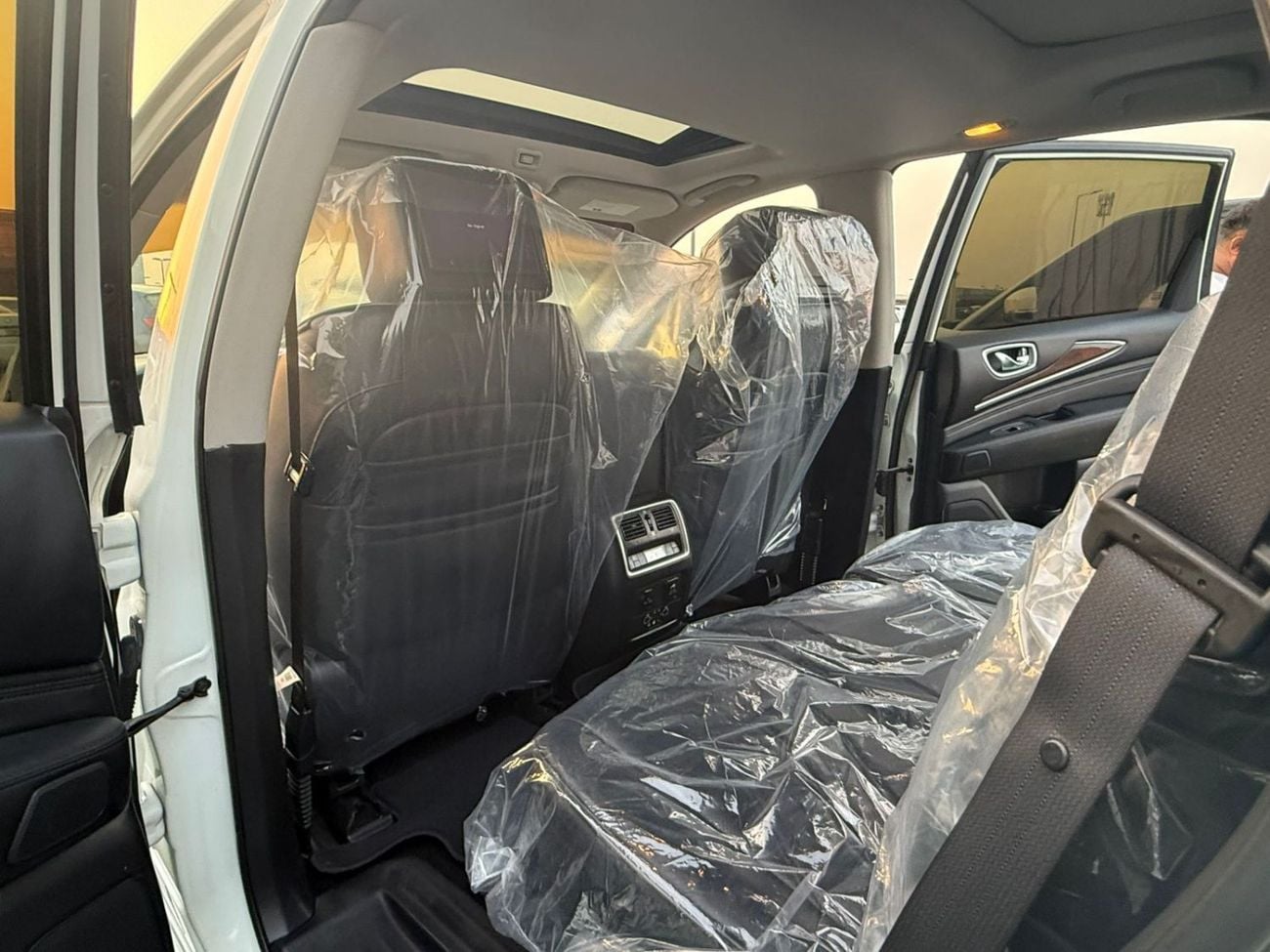Infiniti QX60 PREMIUM panoramic sunroof, excellent condition, 4x4