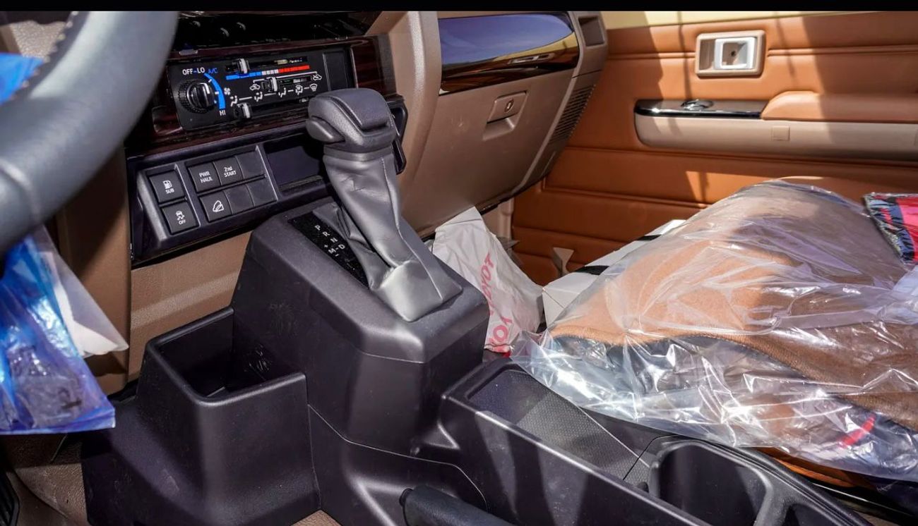 Toyota Land Cruiser 70 LC79 LX SAUDI SPEC FULL OPTION