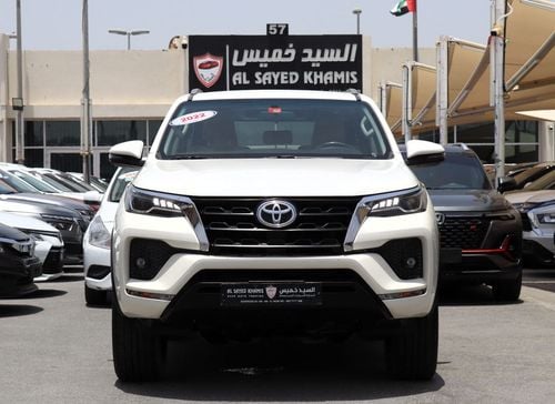 Toyota Fortuner GXR ACCIDENTS FREE - GCC- V6 - GXR - ORIGINAL PAINT - PERFECT CONDITION INSIDE OUT